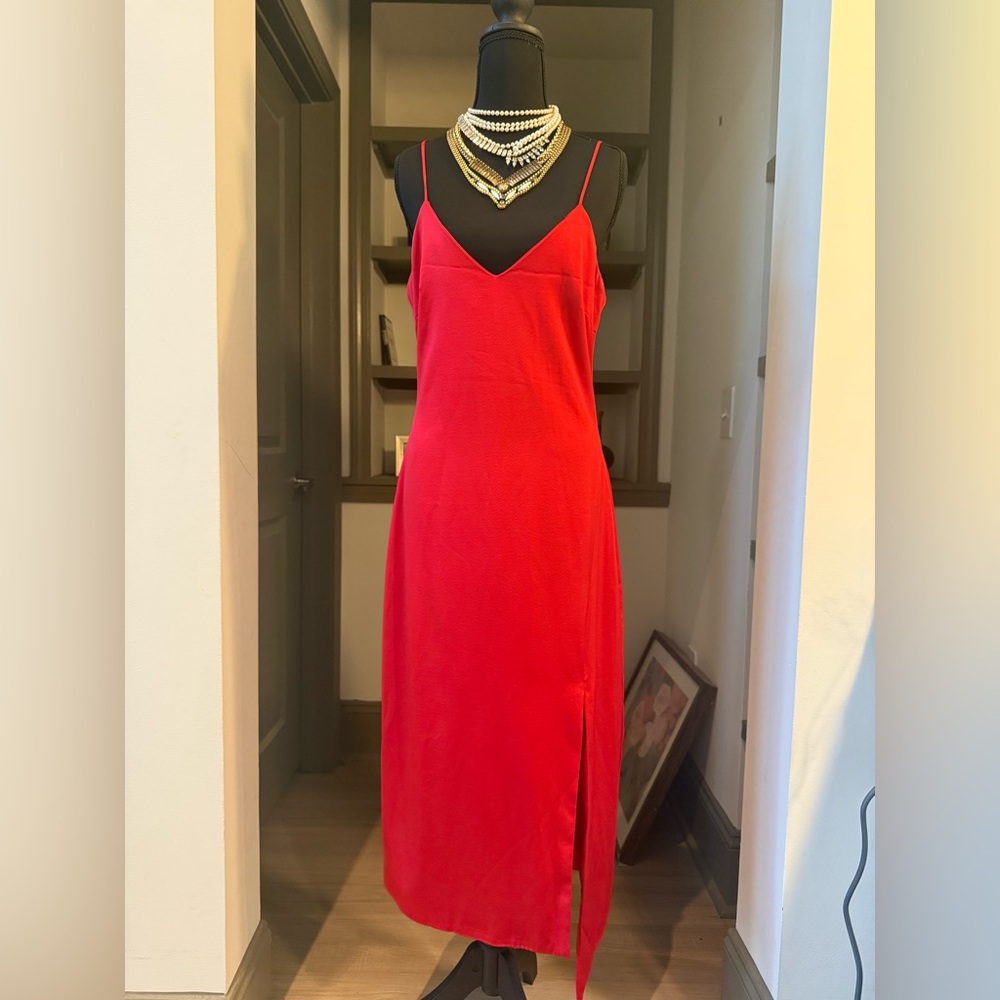 Elliatt Red Spaghetti Strap Midi Dress EUC Size S